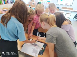 w %%C5%%9Bwiecie p i t zd 6